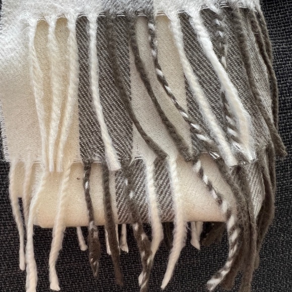 Christian Dior Cashmaire scarf - Picture 5 of 5